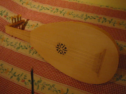 Small Medieval Lute 48cm
